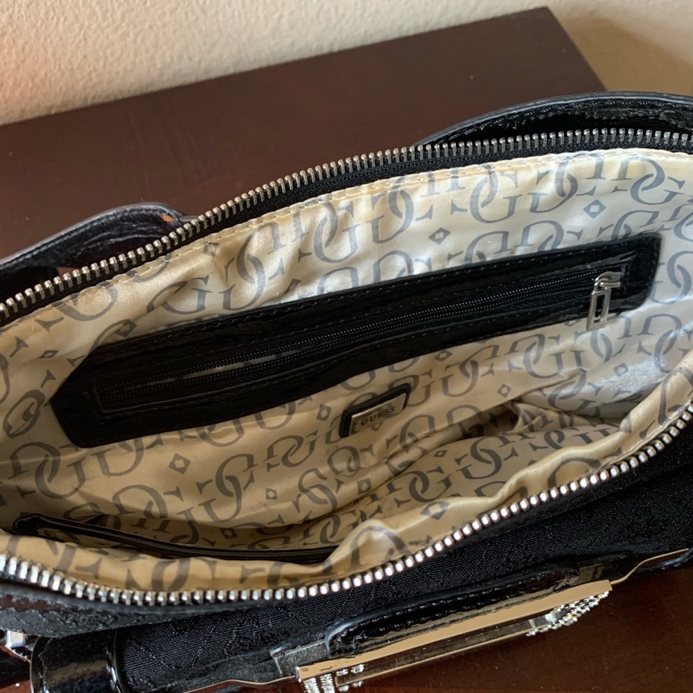 Small Guess Handbag - Picture 3 of 3